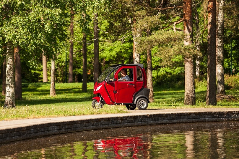 Kontio Autokruiser Punainen S hk mopoauto Skootterikauppa