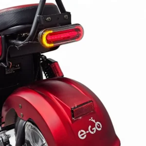 Ego Evo2 sähköskootterin LED-takavalo asennettuna skootteriin