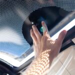 Kontio Autokruiser -sähkömopoauton kattoikkuna